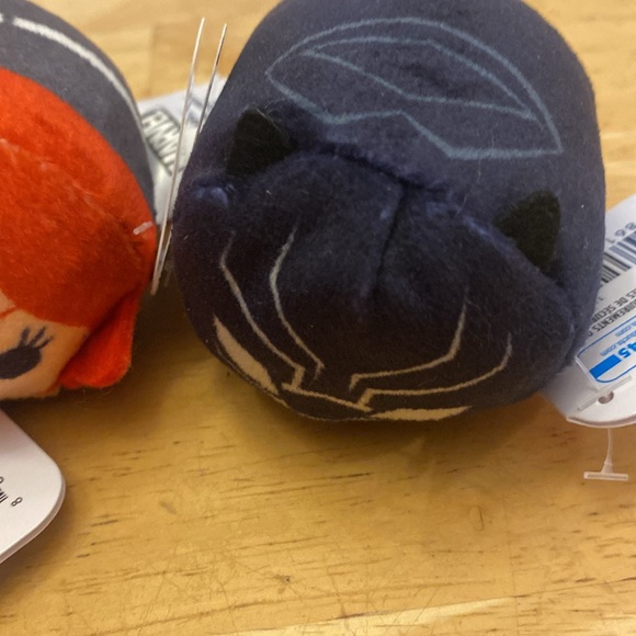 Disney Marvel Tsum tsums set of 4 3 in Black Widow Black Panther Hulk & Thor NWT - Picture 6 of 6